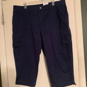 Time and Tru Navy Capri Cargo Pants
